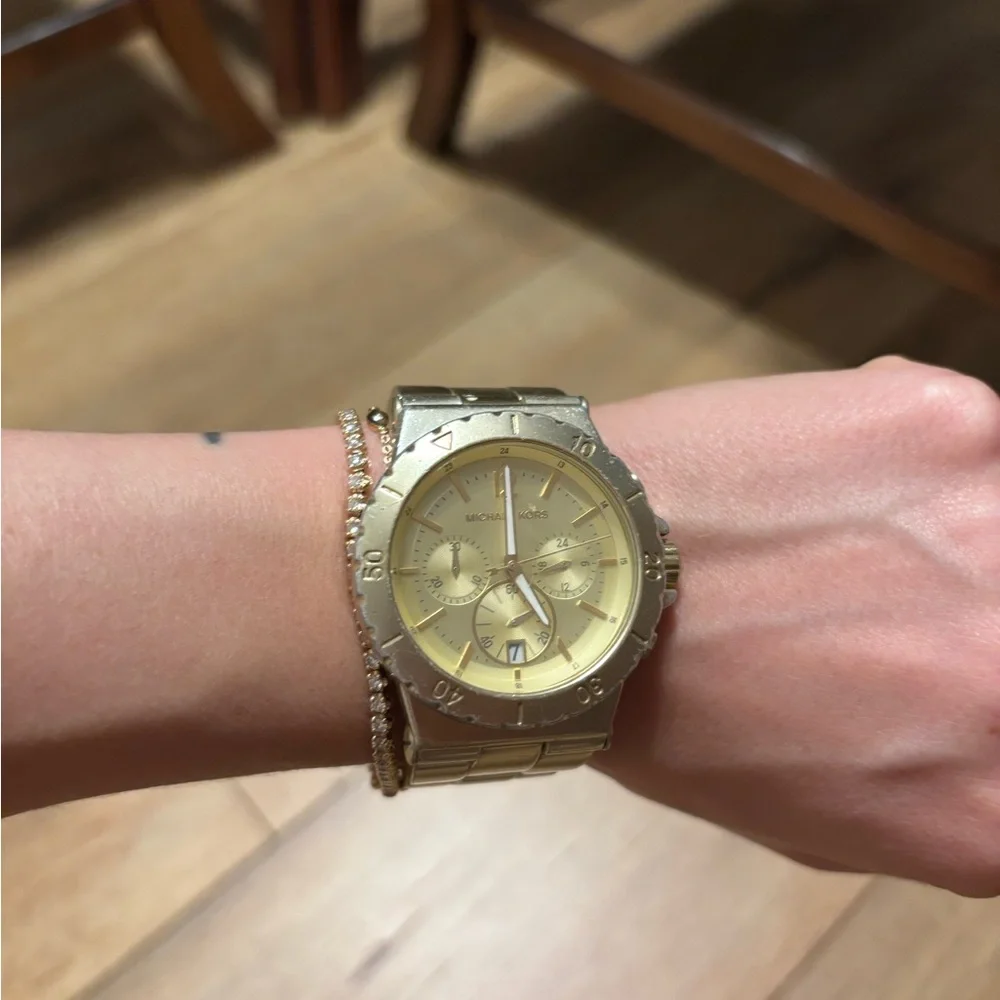 MICHAEL Michael Kors few scratches